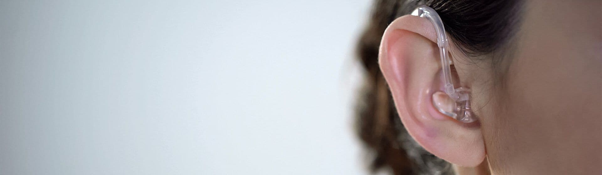 light-bg fitting top ear